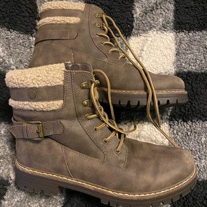 Cliff’s by White Mountain hiking boots